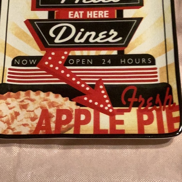 Metro Diner decor plate- Eat here, now open 24 hours, fresh apple pie - Picture 2 of 7
